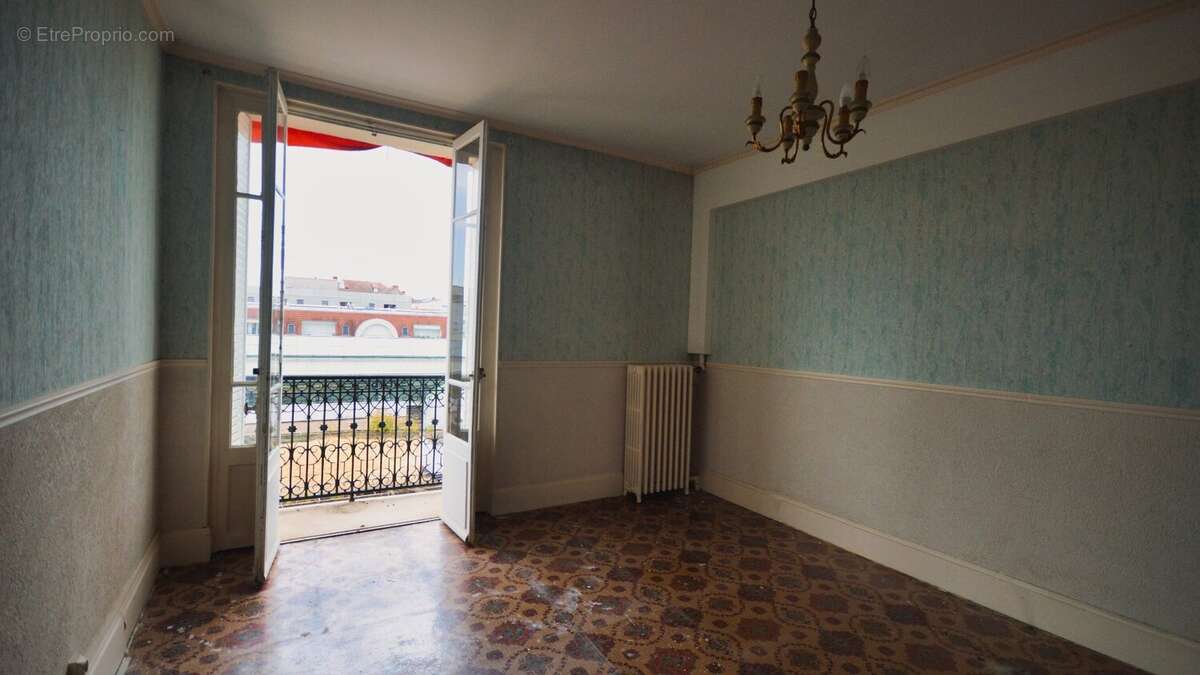 SOUS COMPROMIS  Appartement T2 centre-ville de VICHY - photo 5