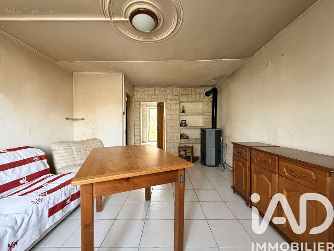 Maison 102 m² à Avricourt  - photo 4