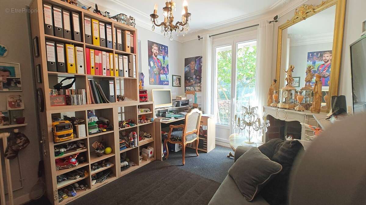 Trois pièces - 61 m² - Grandes Carrières - photo 4