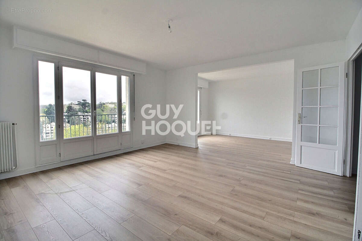 Appartement à VILLE-D'AVRAY