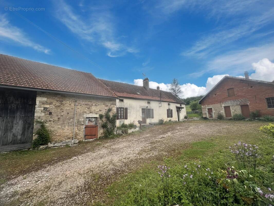 Maison à PRECY-SOUS-THIL