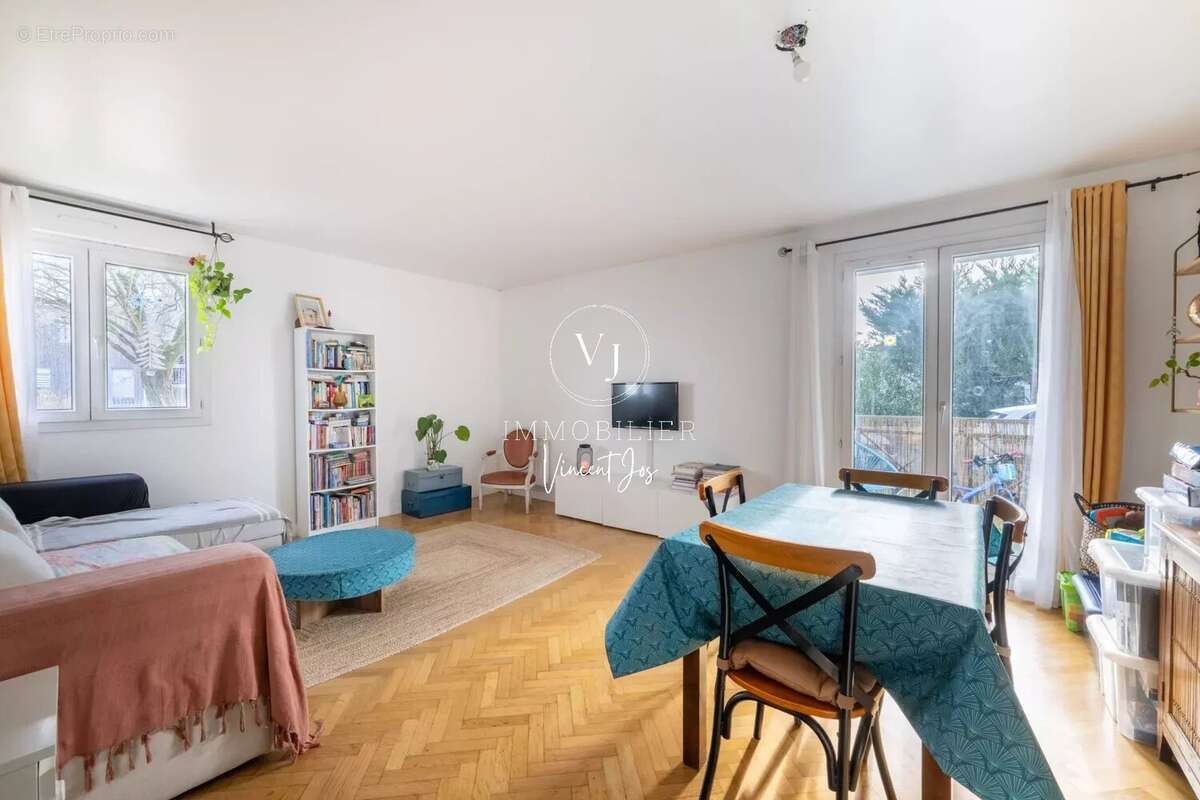 Appartement à VERNEUIL-SUR-SEINE