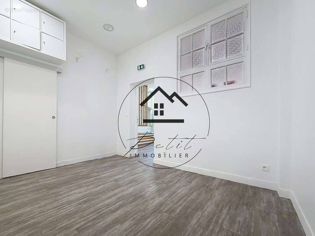 Commerce à CHANTILLY