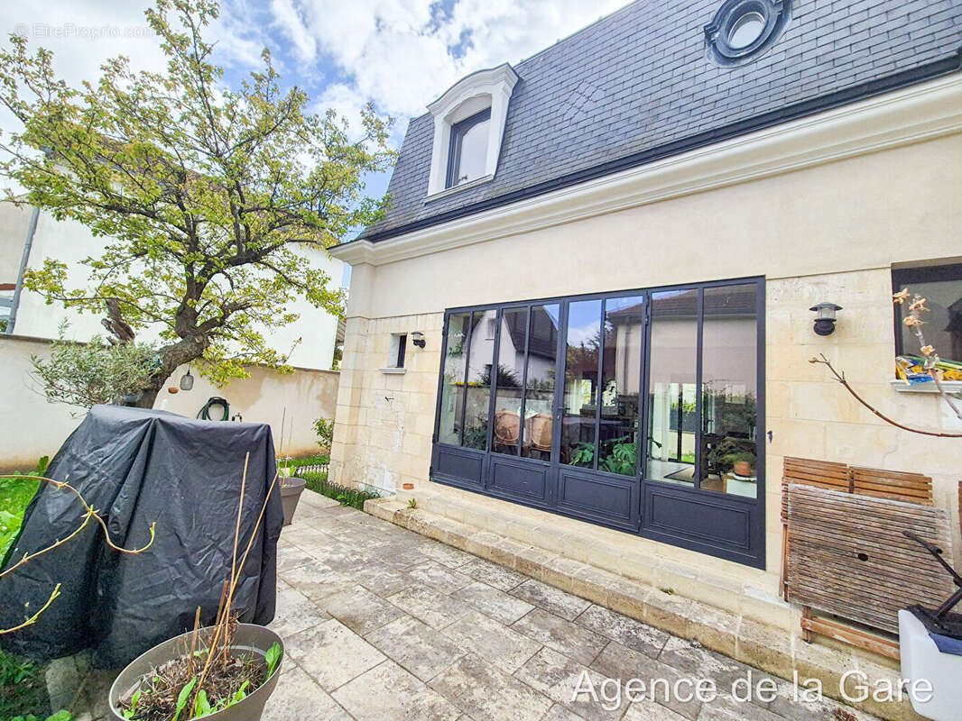 Maison à CARRIERES-SUR-SEINE