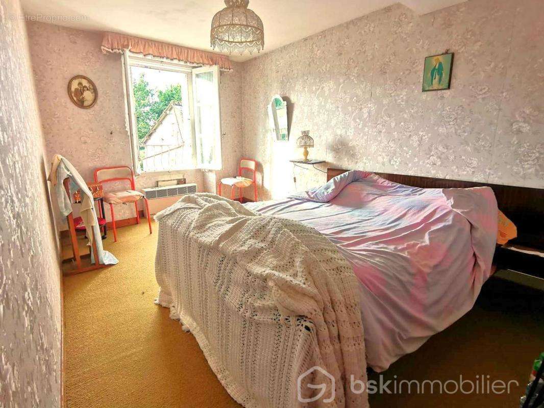 Maison à LA CHAPELLE-ROUSSELIN