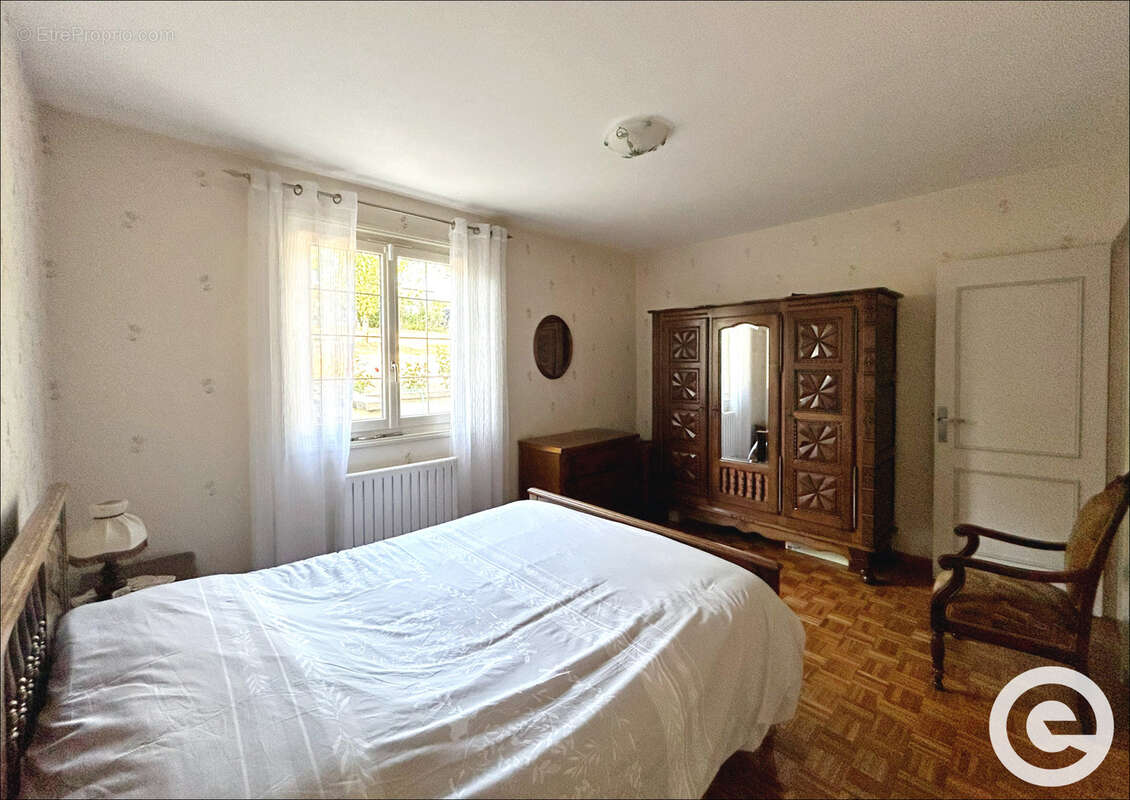 Maison à PARON