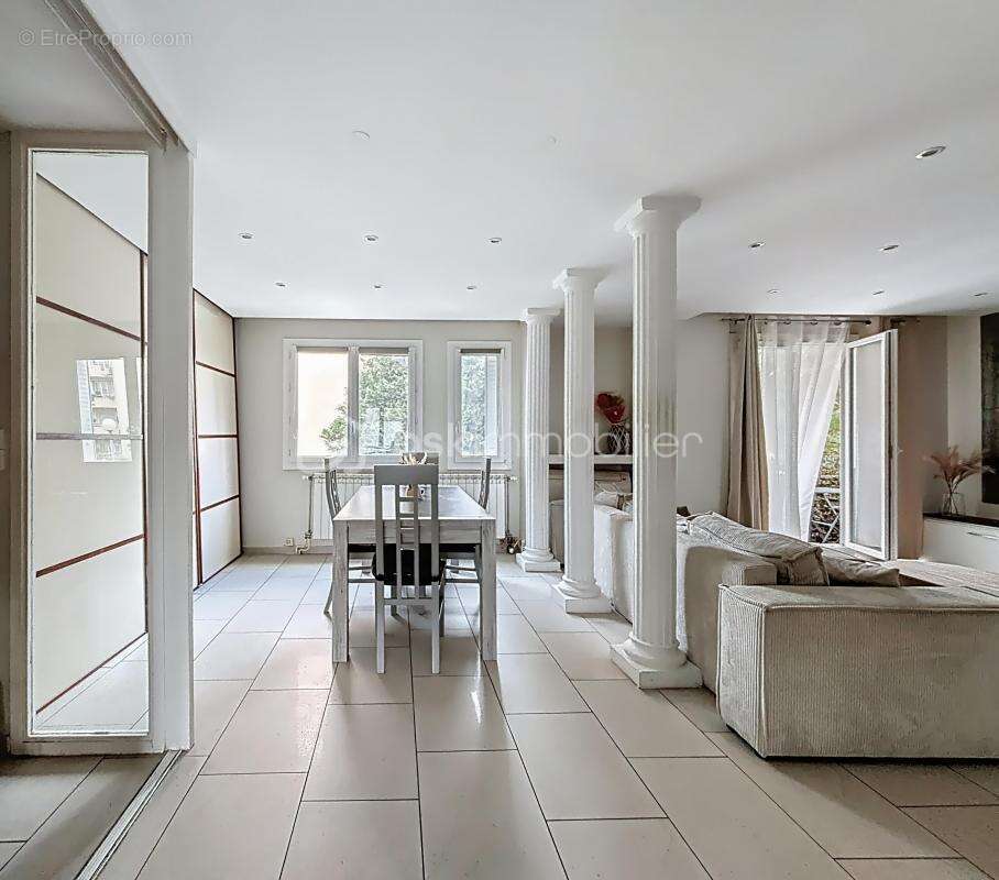 Appartement à LE PONT-DE-CLAIX