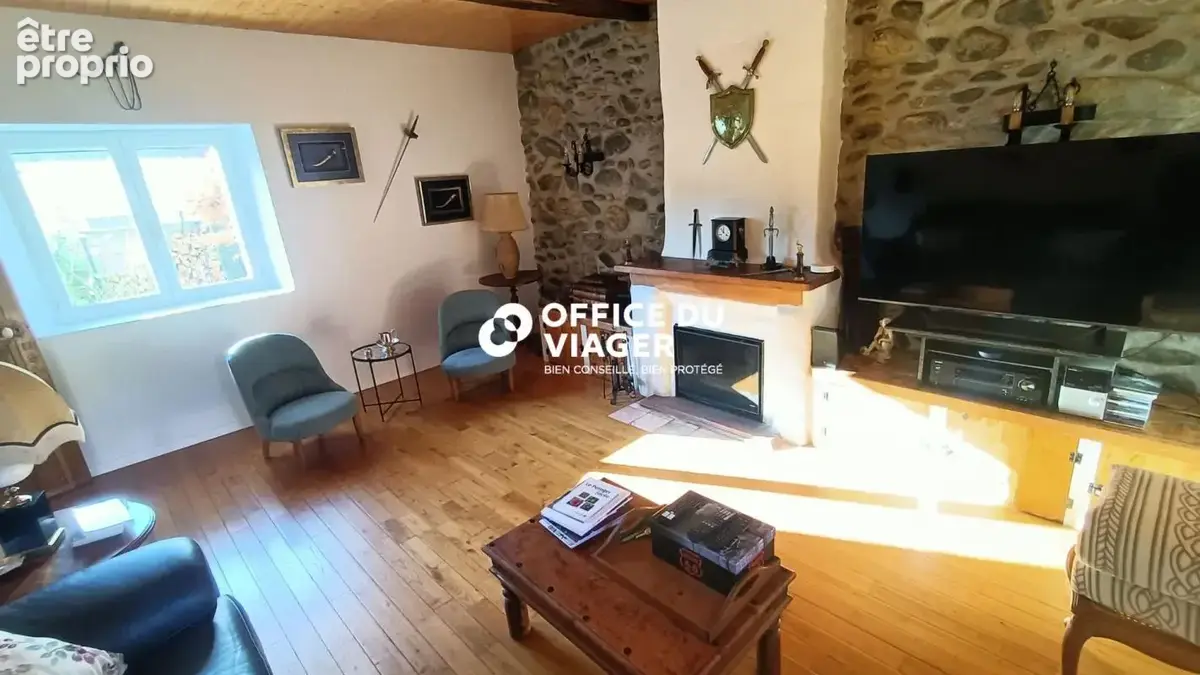 Ensemble immobilier - 8 pièces - 213,58 m² - photo 2