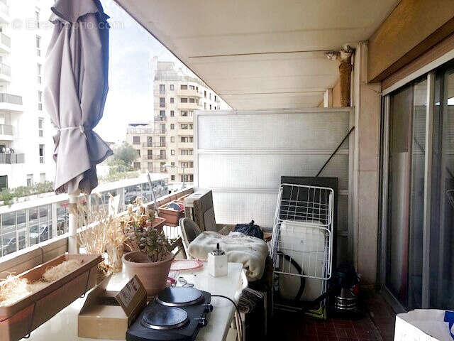 Appartement à MARSEILLE-1E