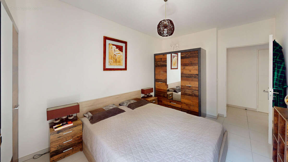 Appartement à PEYNIER