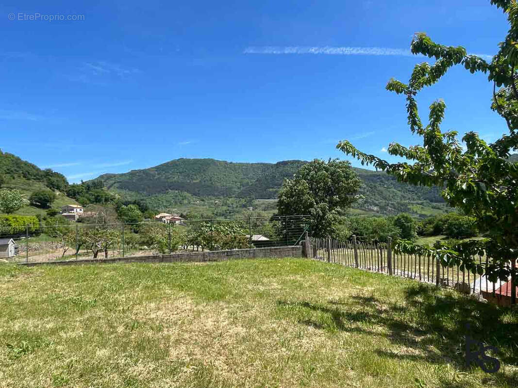 Maison à SAINT-ETIENNE-DE-BOULOGNE