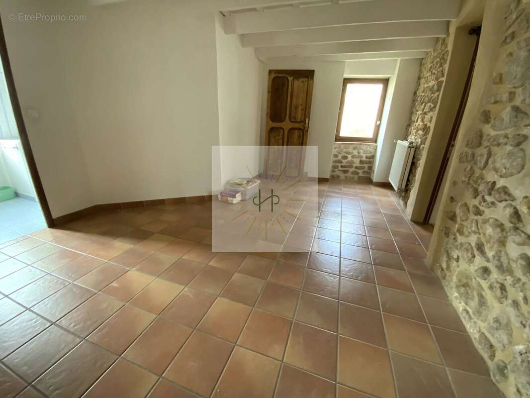 Maison à MONTELIMAR