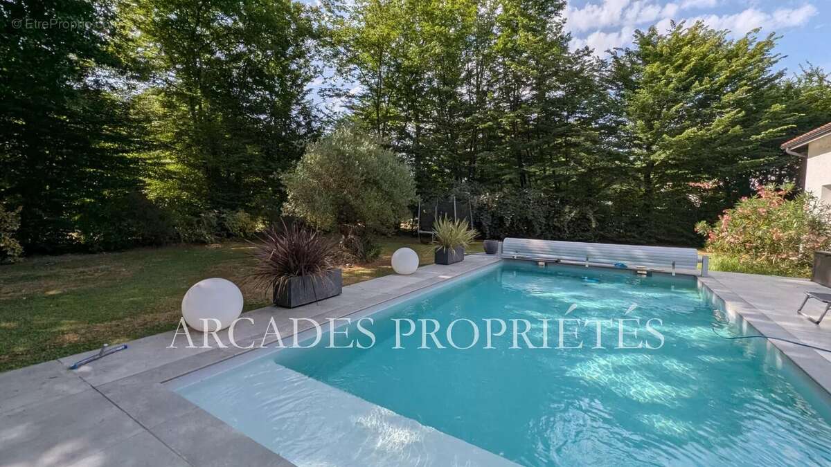 Maison à SAINT-SULPICE-ET-CAMEYRAC