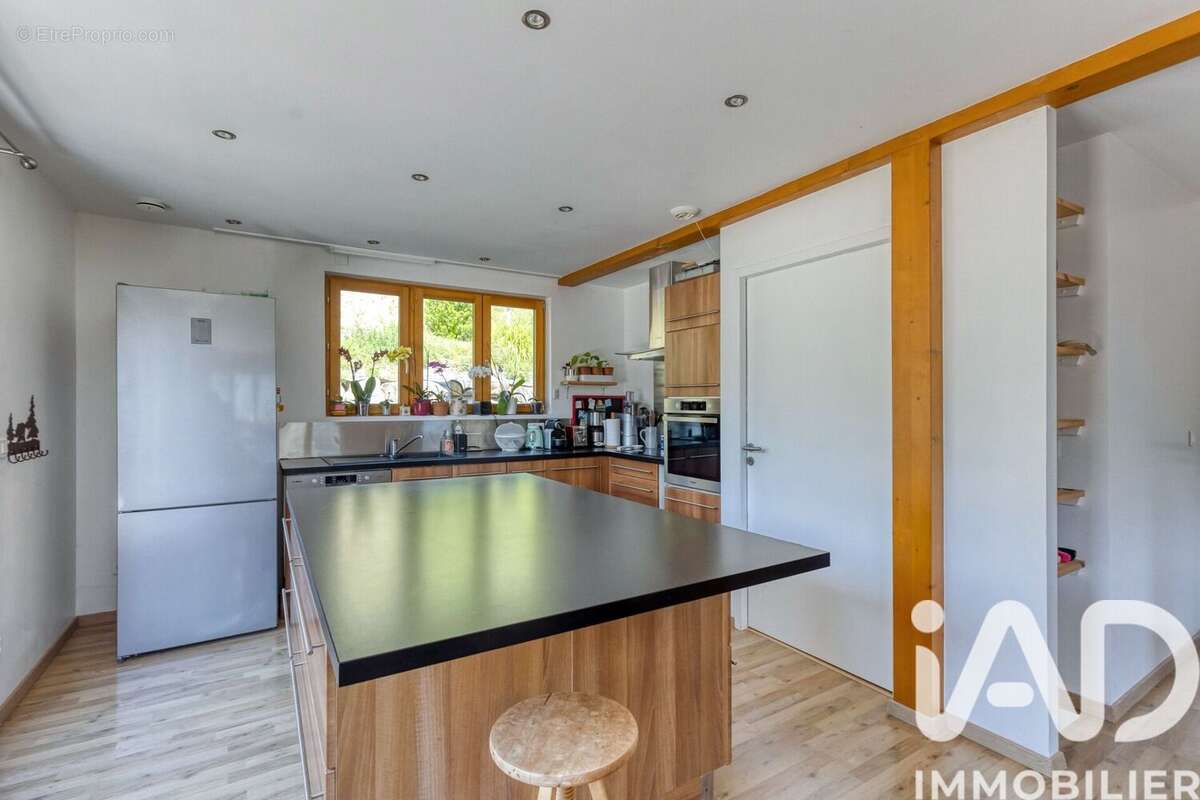 Maison 146 m² à Villard-Sallet  - photo 4