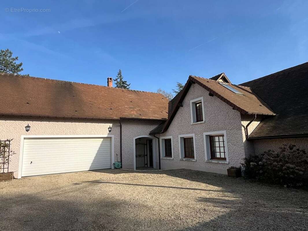 Maison à LES MESNULS