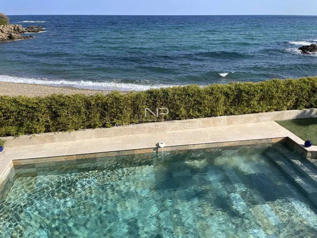 Jolie villa pieds dans l'eau - photo 4