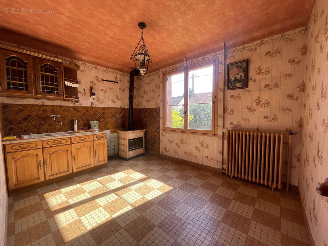 Maison à VAUX-LE-PENIL
