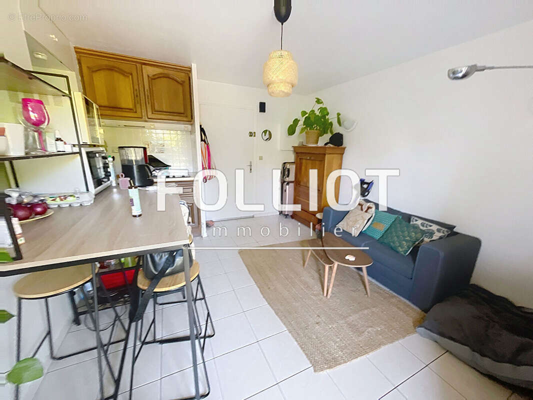 Appartement à VARAVILLE