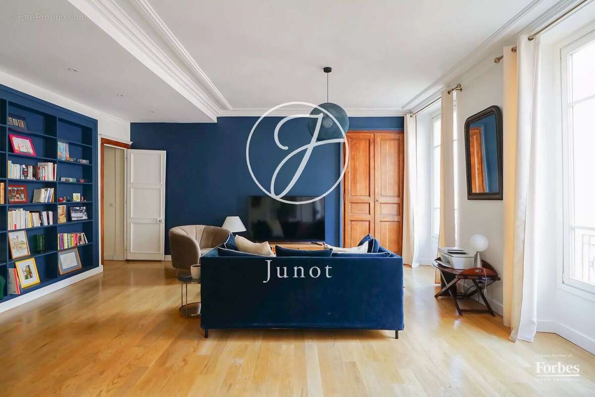 Appartement à PARIS-6E