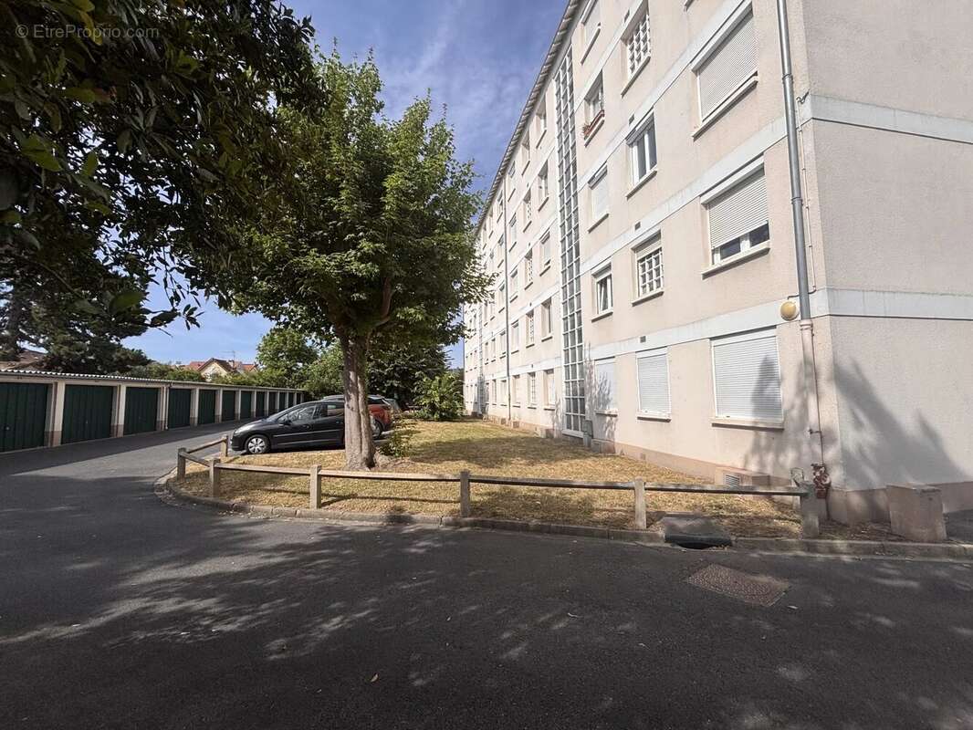 Appartement à HOUILLES