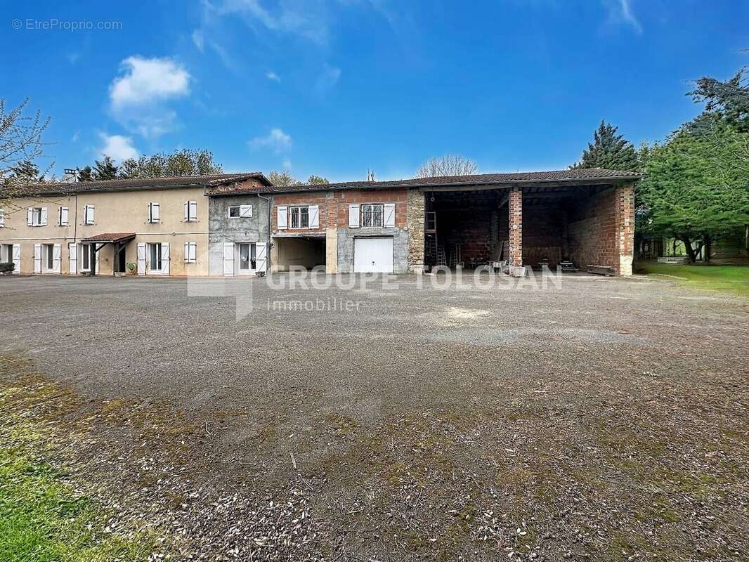 Maison à SAINT-JULIA