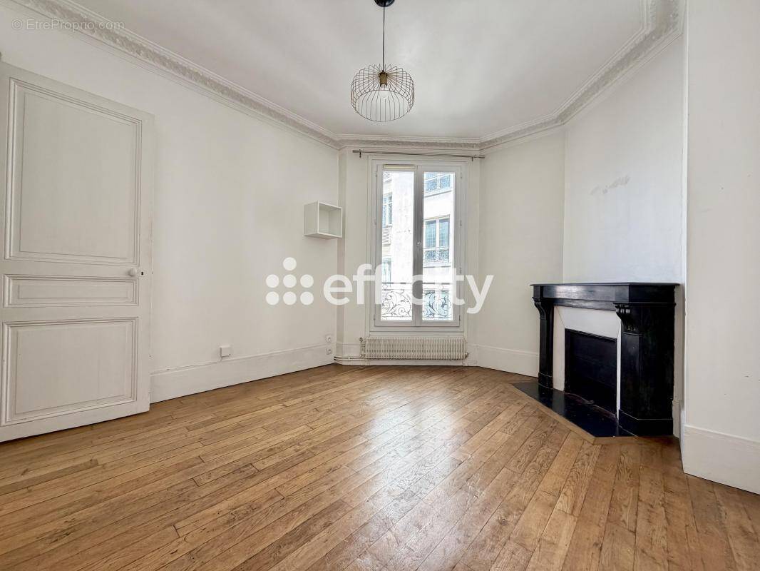 Appartement à PARIS-12E