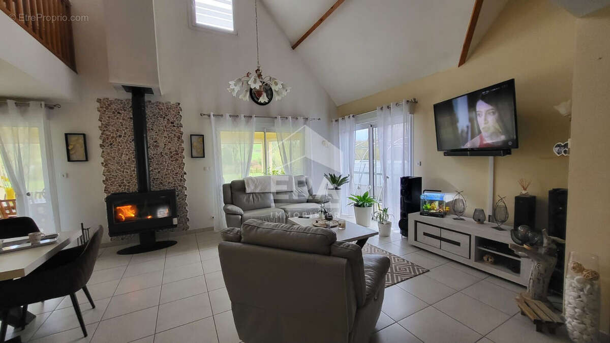 Maison à BEAURAINVILLE