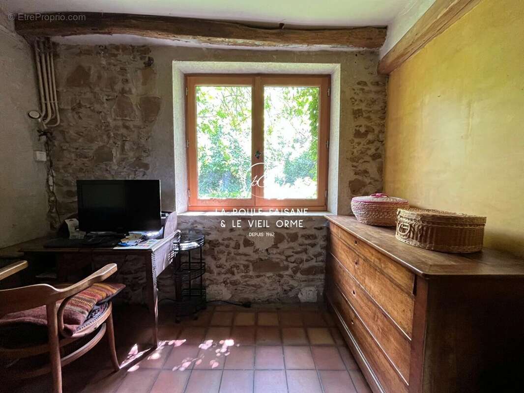 Maison à POIGNY-LA-FORET