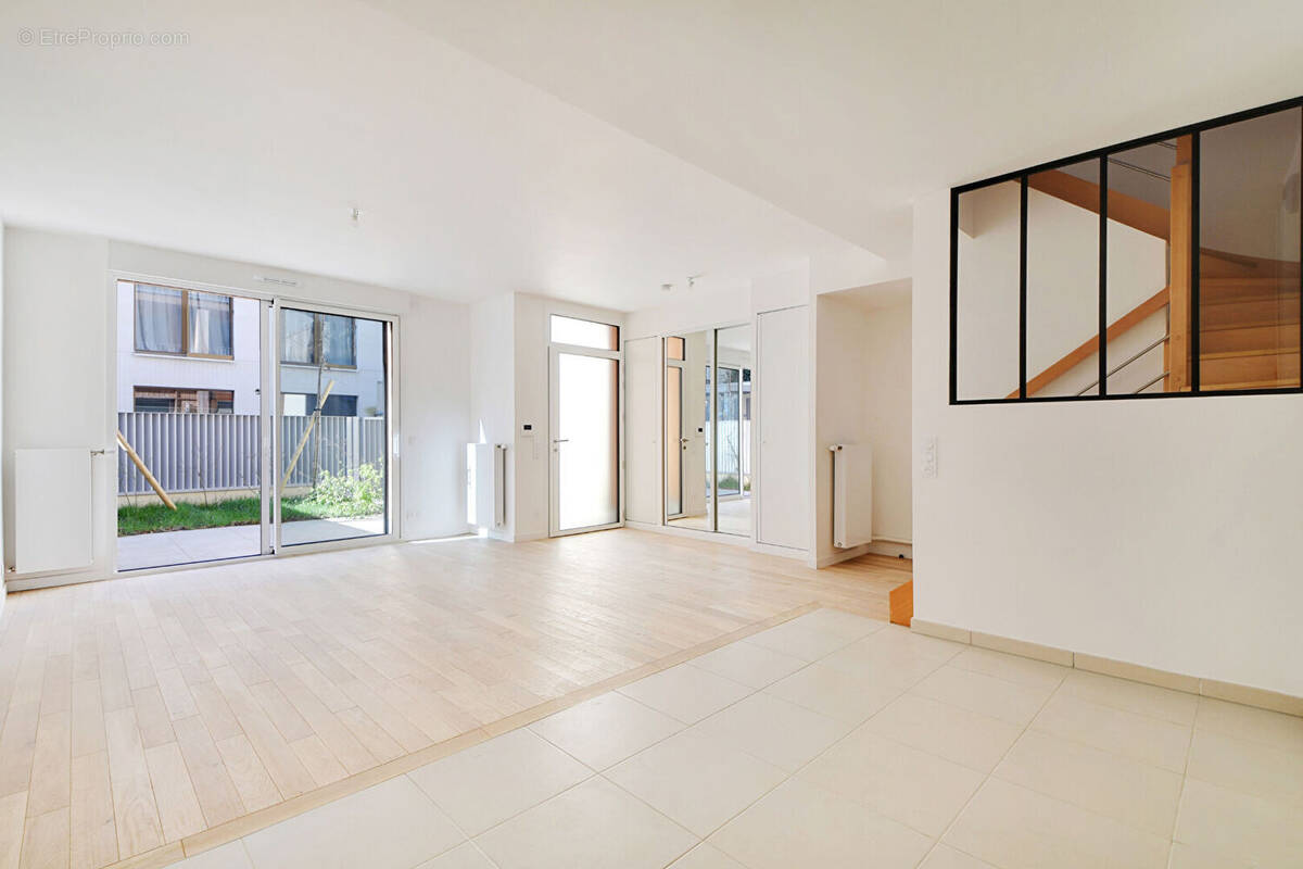 Appartement à PARIS-15E