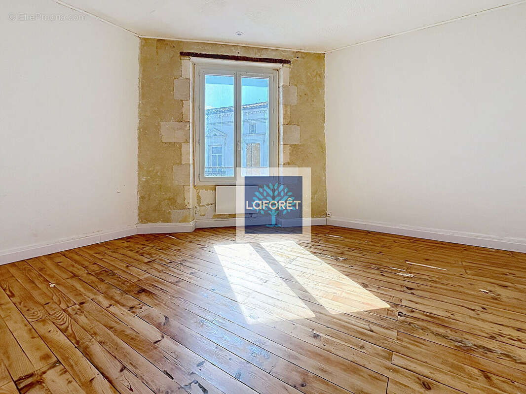 Maison à MONTLIEU-LA-GARDE