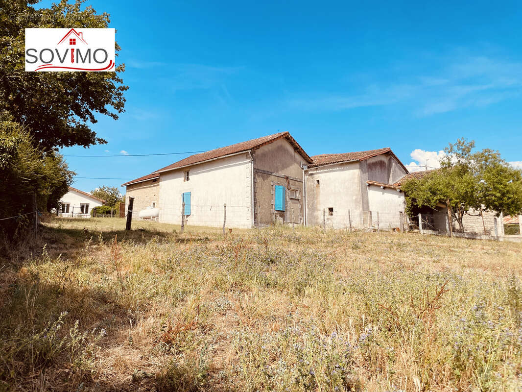 Maison à BERNAC
