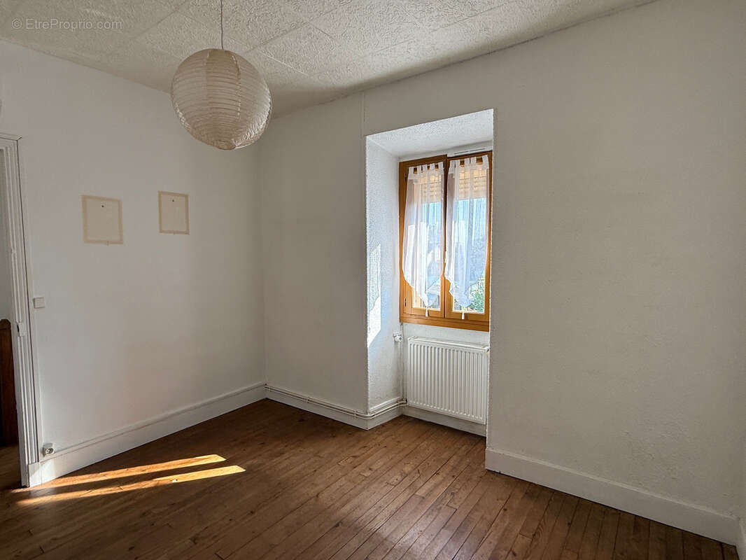 Maison à SAINT-MARTORY