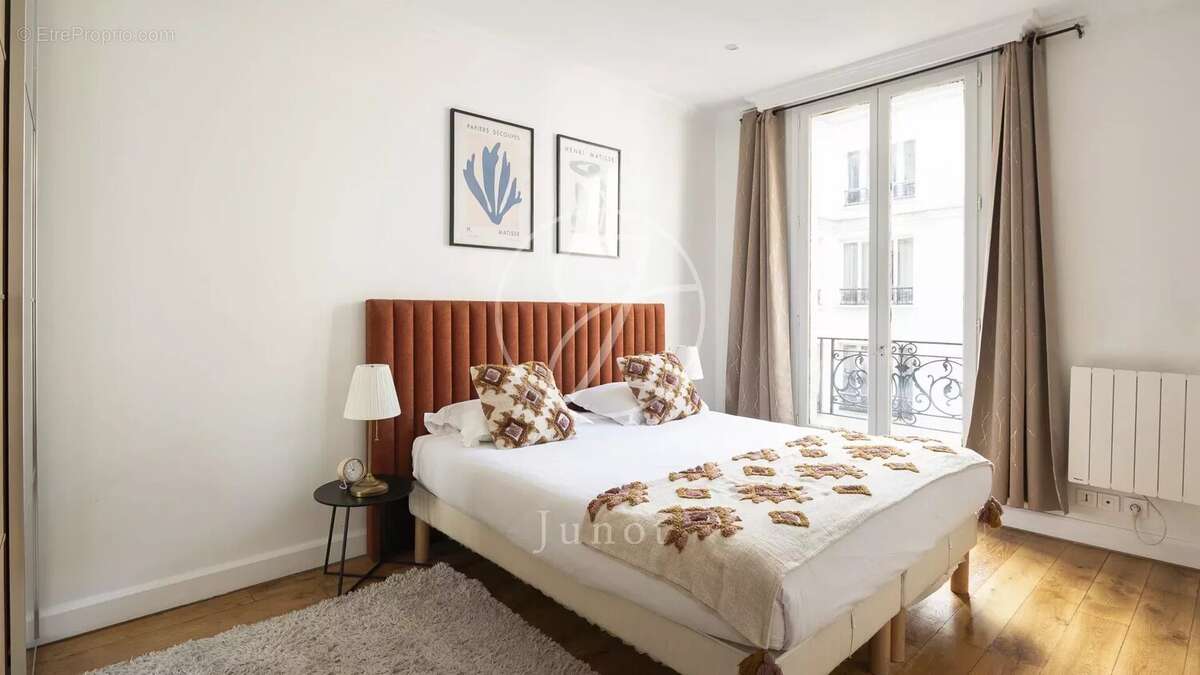 Appartement à PARIS-16E