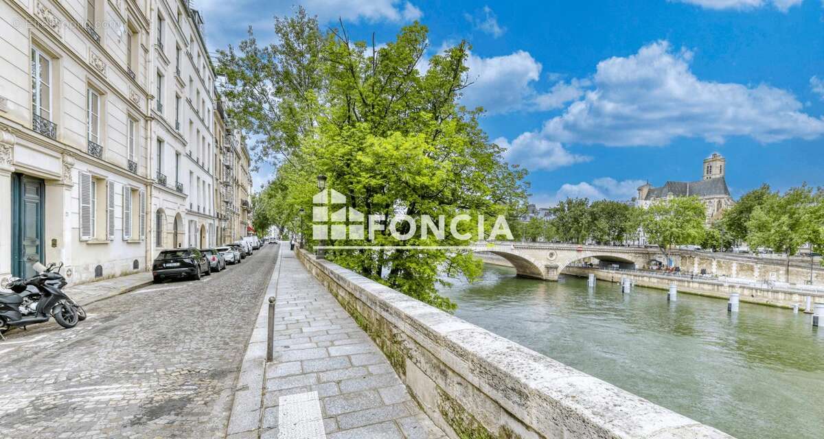 Appartement à PARIS-4E
