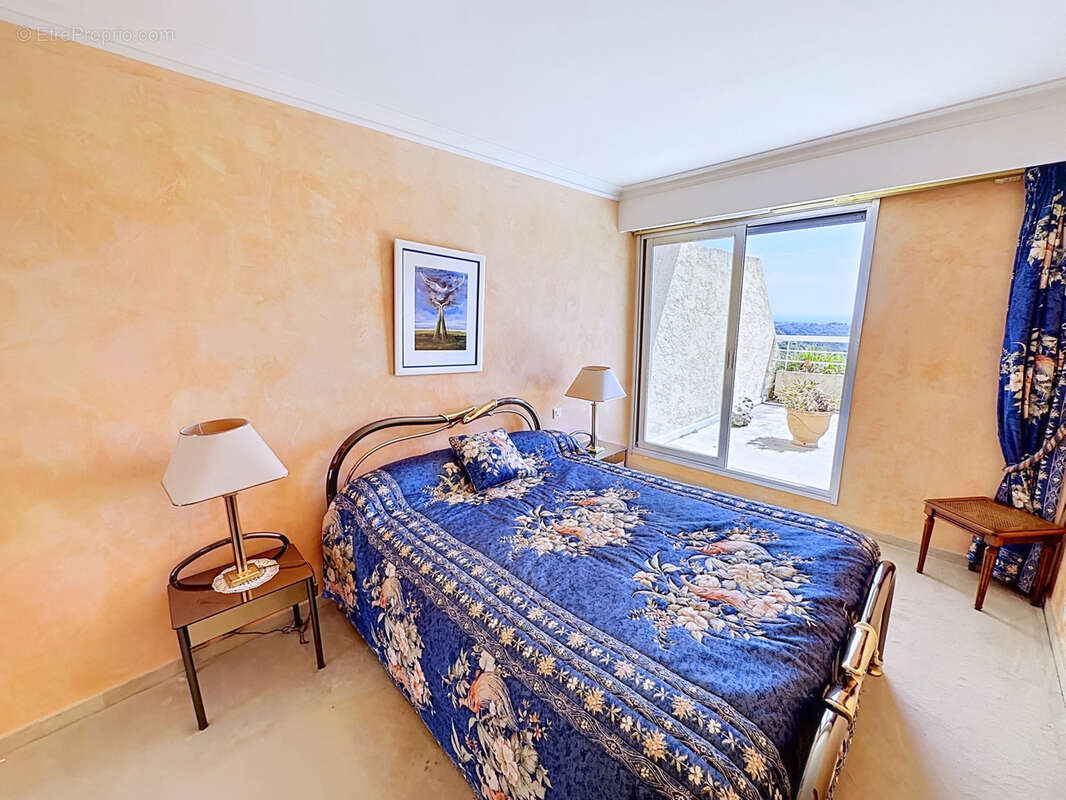 Appartement à VENCE