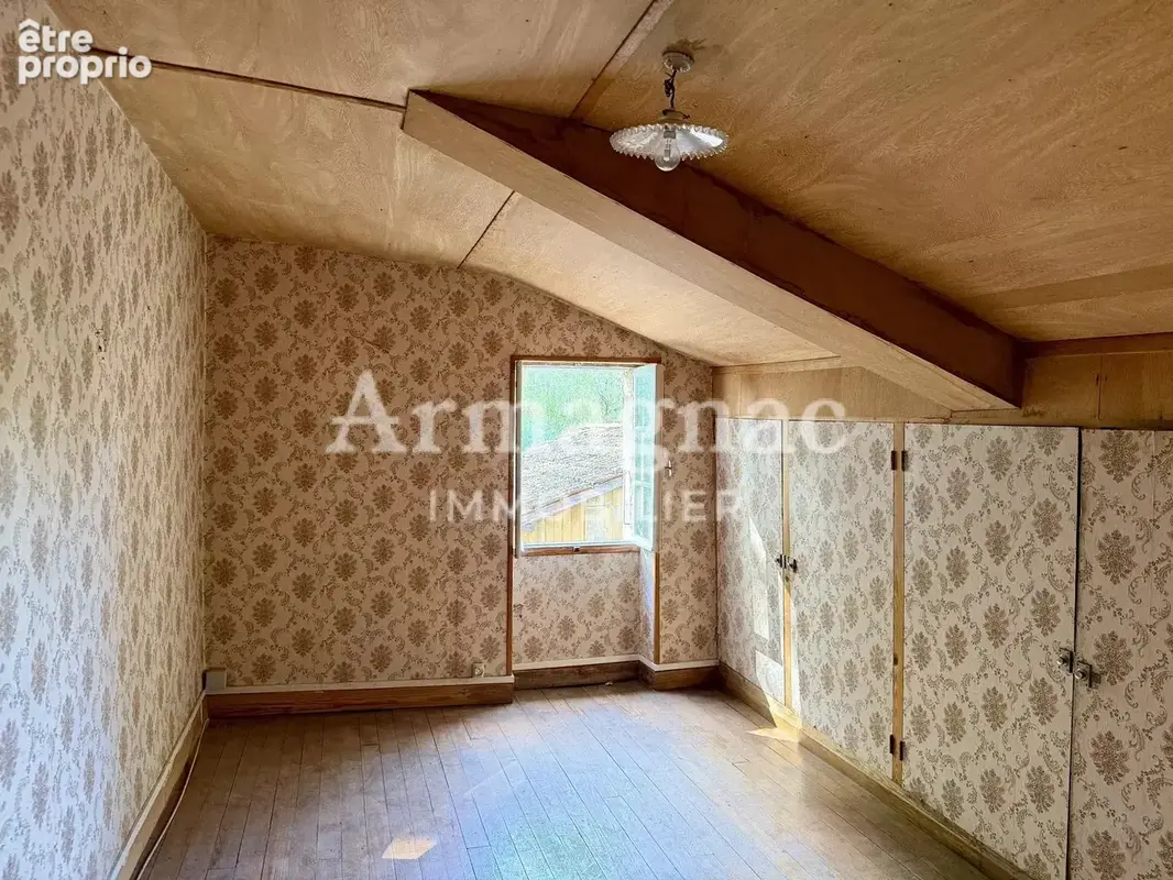 Maison en pierre à rénover avec jardin et dépendances - photo 12