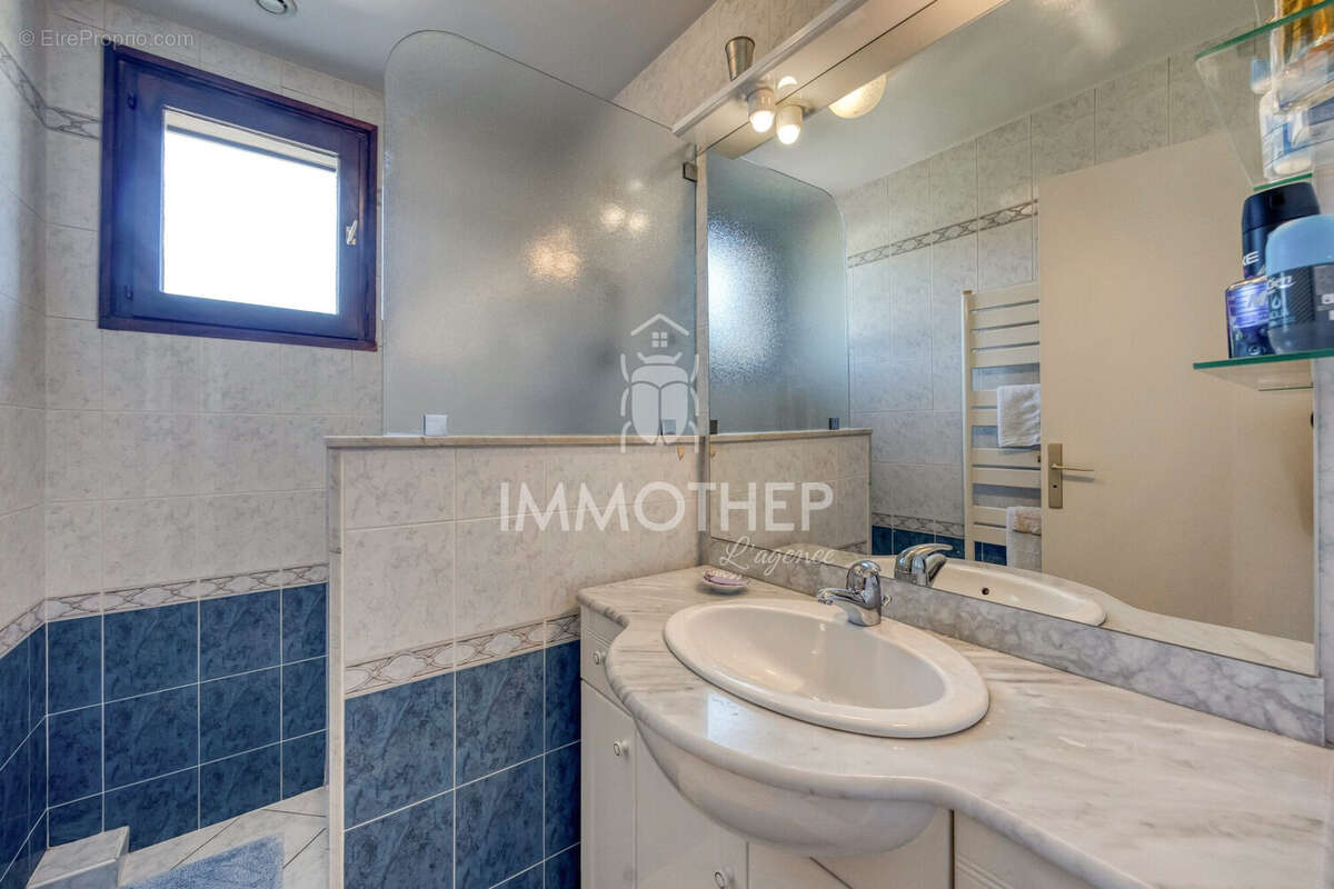 Maison 176 m² à Brie-Et-Angonnes  - photo 8