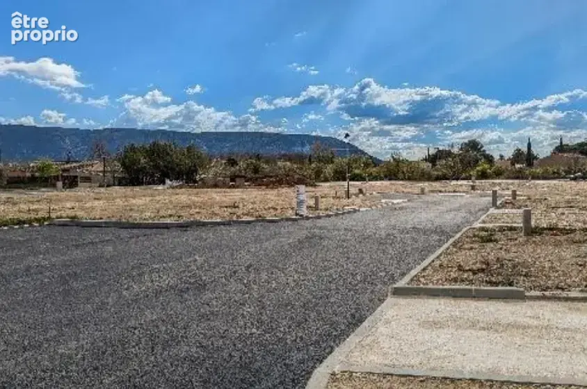 Terrain à CABRIERES-D'AVIGNON