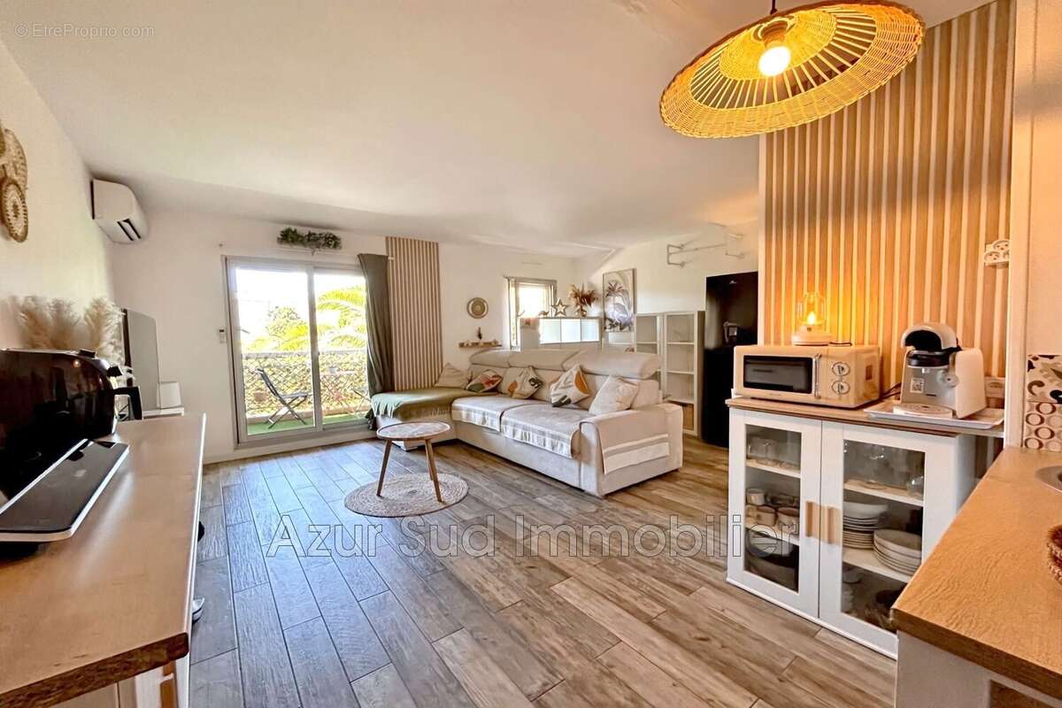 Appartement à VALLAURIS