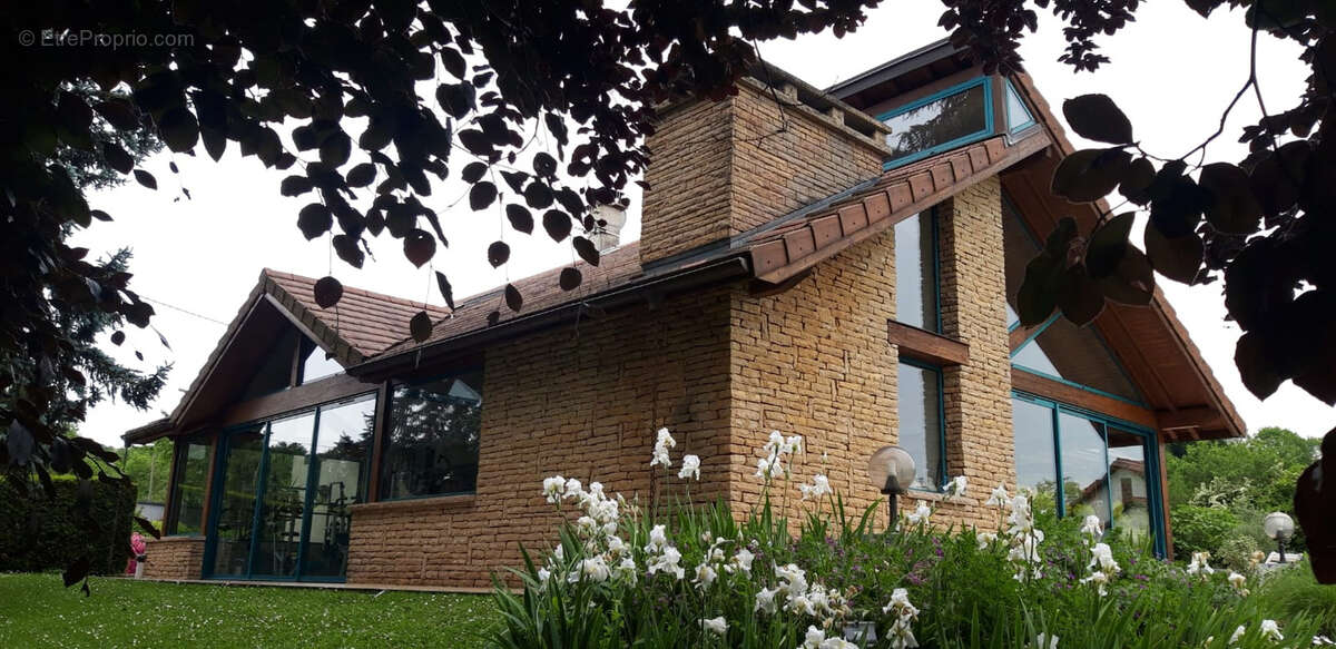 Maison à SAINT-DIDIER-DE-LA-TOUR