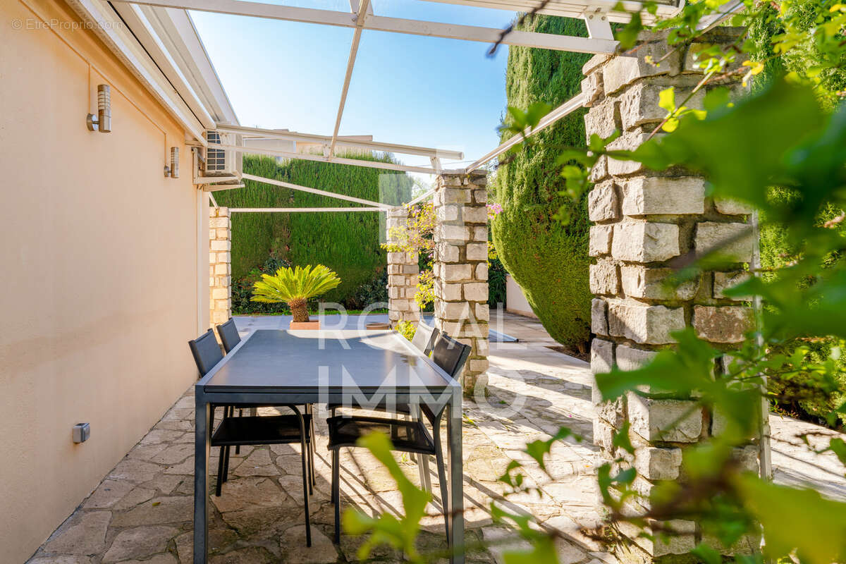 Maison à SIX-FOURS-LES-PLAGES