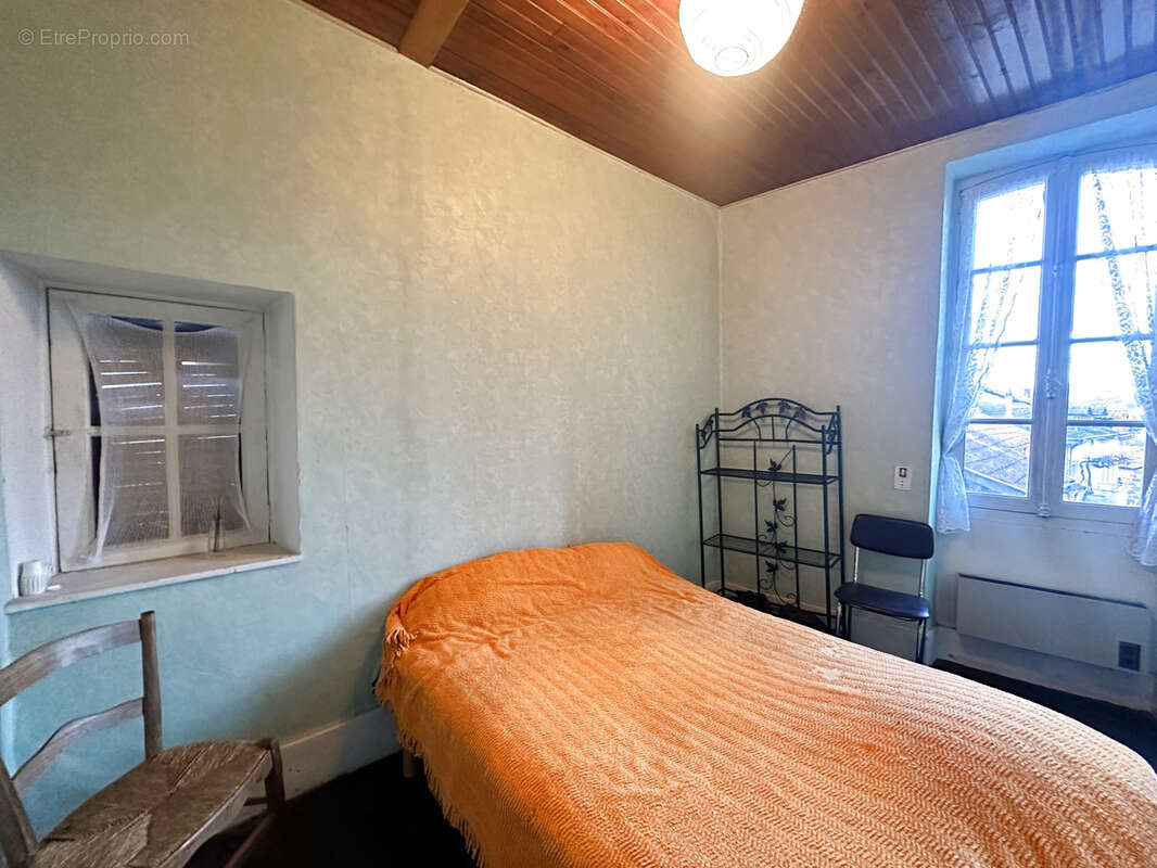 Maison à DECAZEVILLE