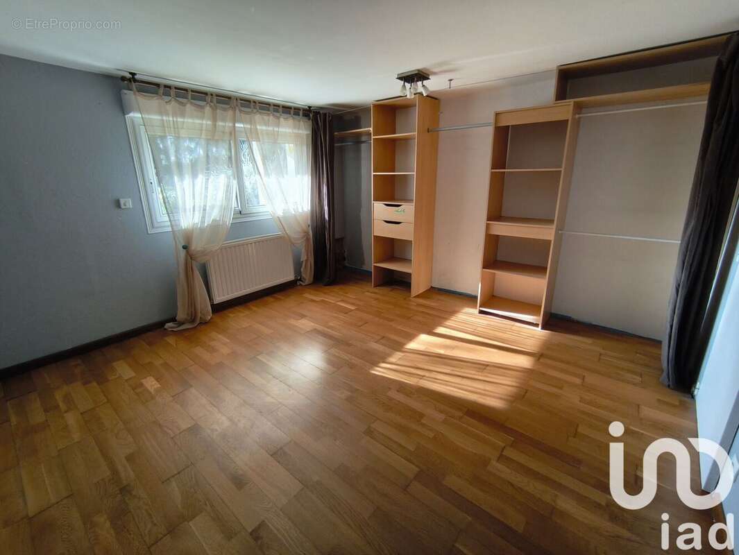 Photo 6 - Maison à LUSIGNAN