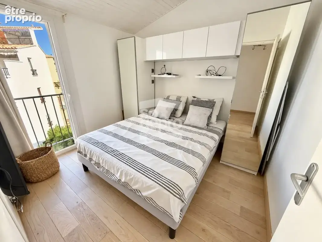 Réf. : 2355 - Vente appartement 3 pièces + mezzanine avec parking, magnifique vue sur le Port, secteur Avant-Port ! - photo 8