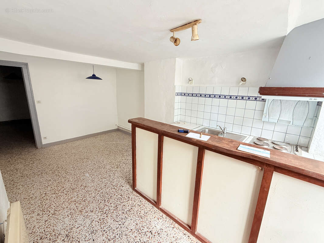 Appartement centre ville le vigan a vendre 1 chambre - photo 3