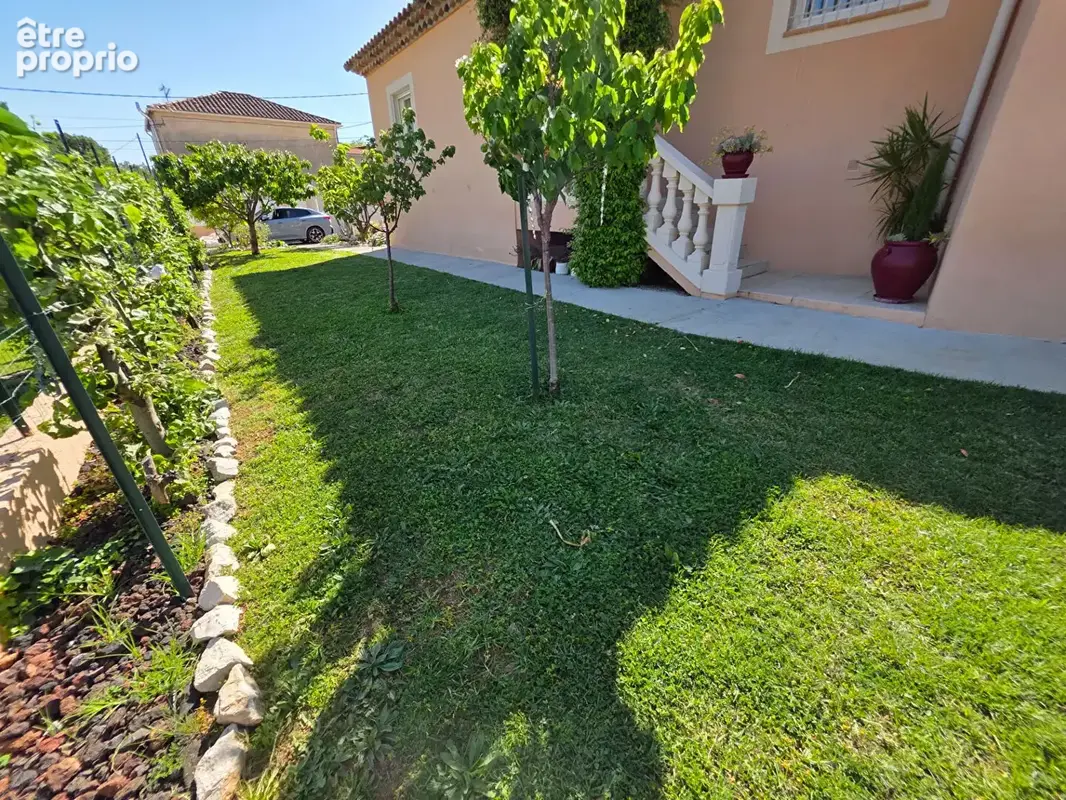 Superbe Villa De plain pieds , avec piscine, jardin stationnements dans quartier résidentiel Des Plans - photo 6