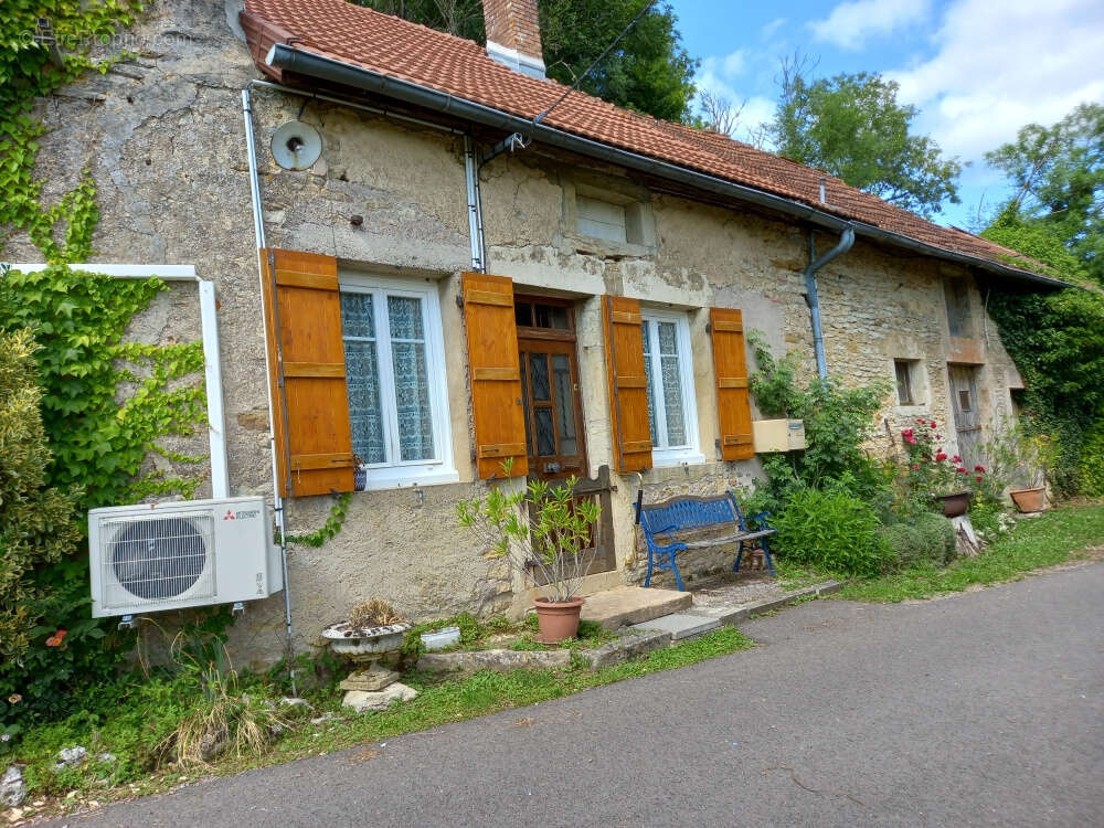 Maison à SUSSEY