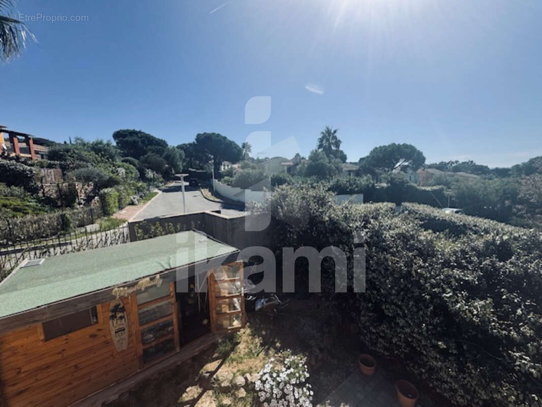 Maison à ROQUEBRUNE-SUR-ARGENS