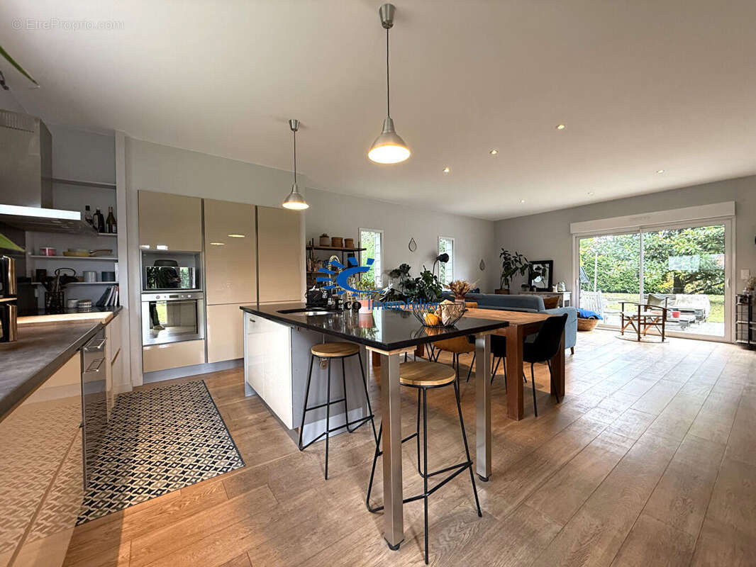 Maison à DOMPIERRE-SUR-MER