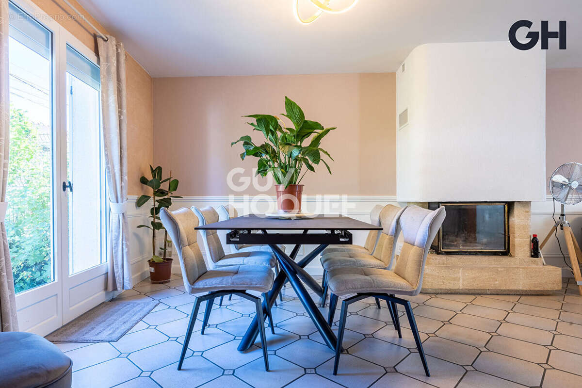 MAISON FAMILIALE (d'environ 125 m²) à SOISY SUR SEINE proche centre ville - photo 11